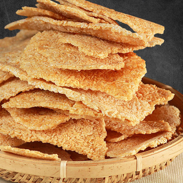 石台大山村手工炭烤锅巴 一口酥香，千载乡愁